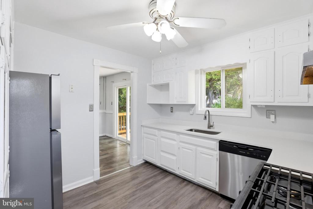 10000 CARNOT DRIVE