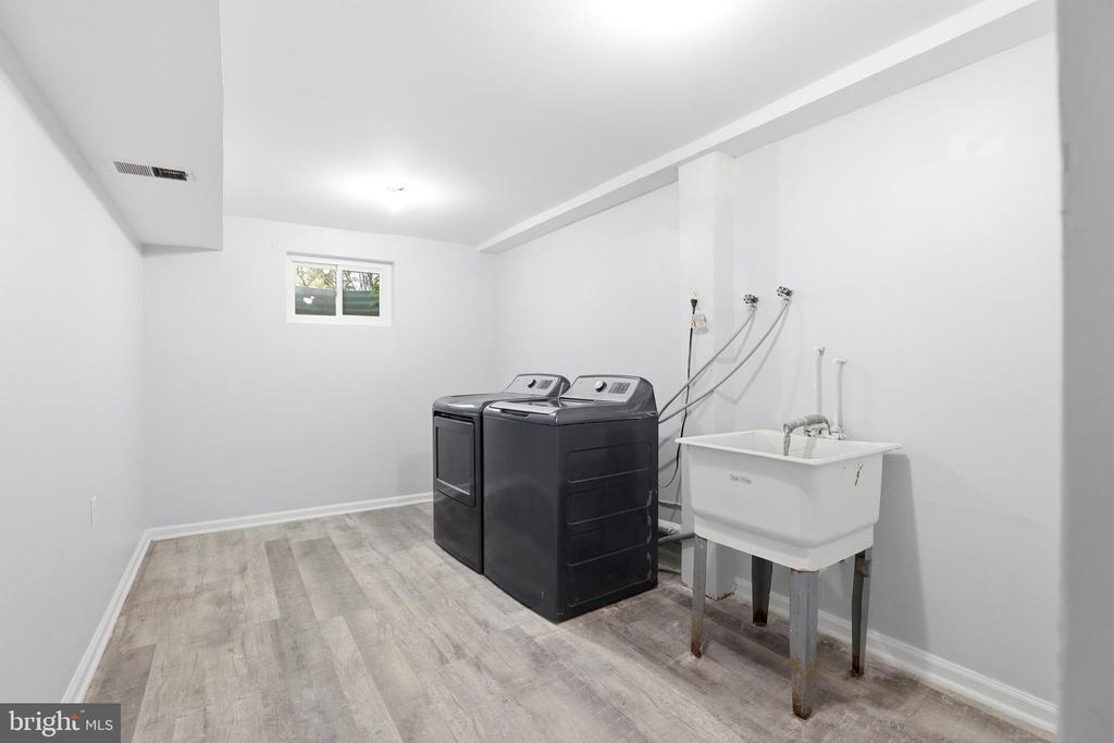 10000 CARNOT DRIVE