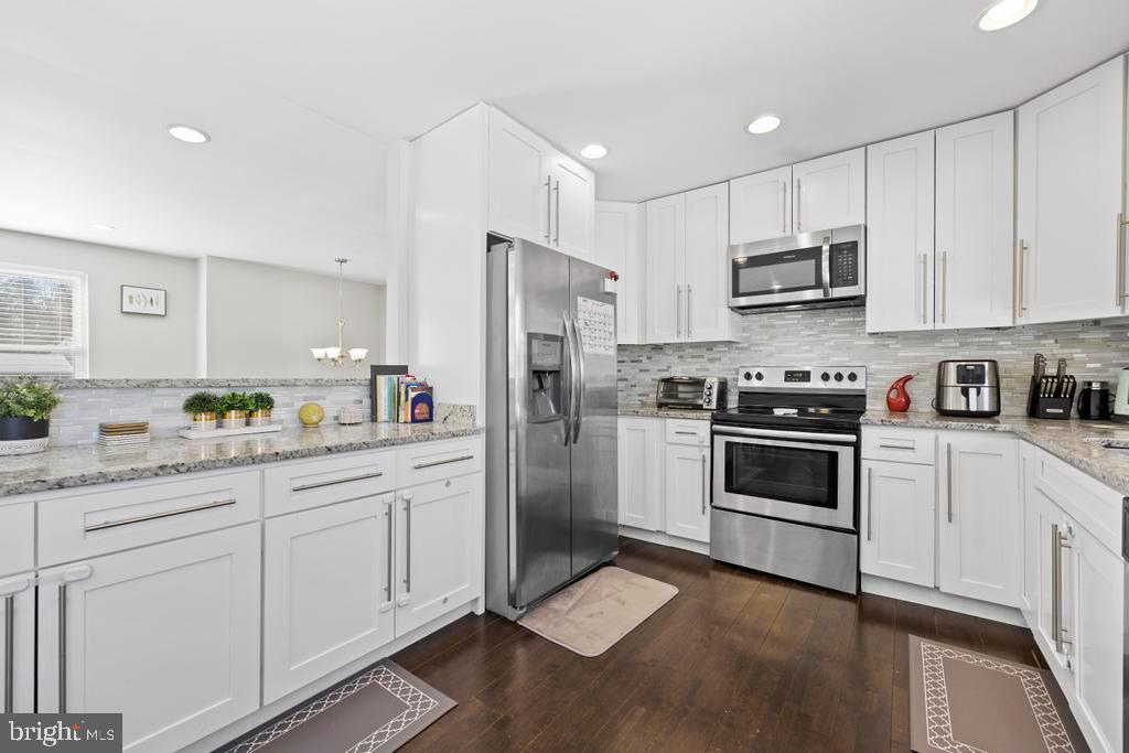 7504 TWINING COURT