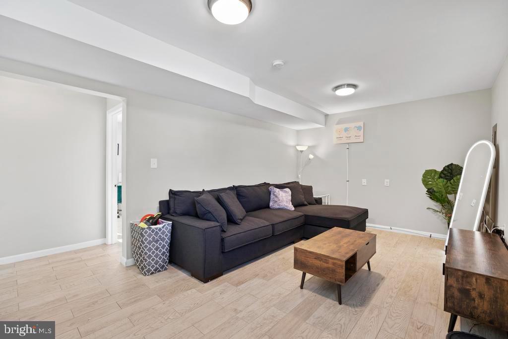 7504 TWINING COURT