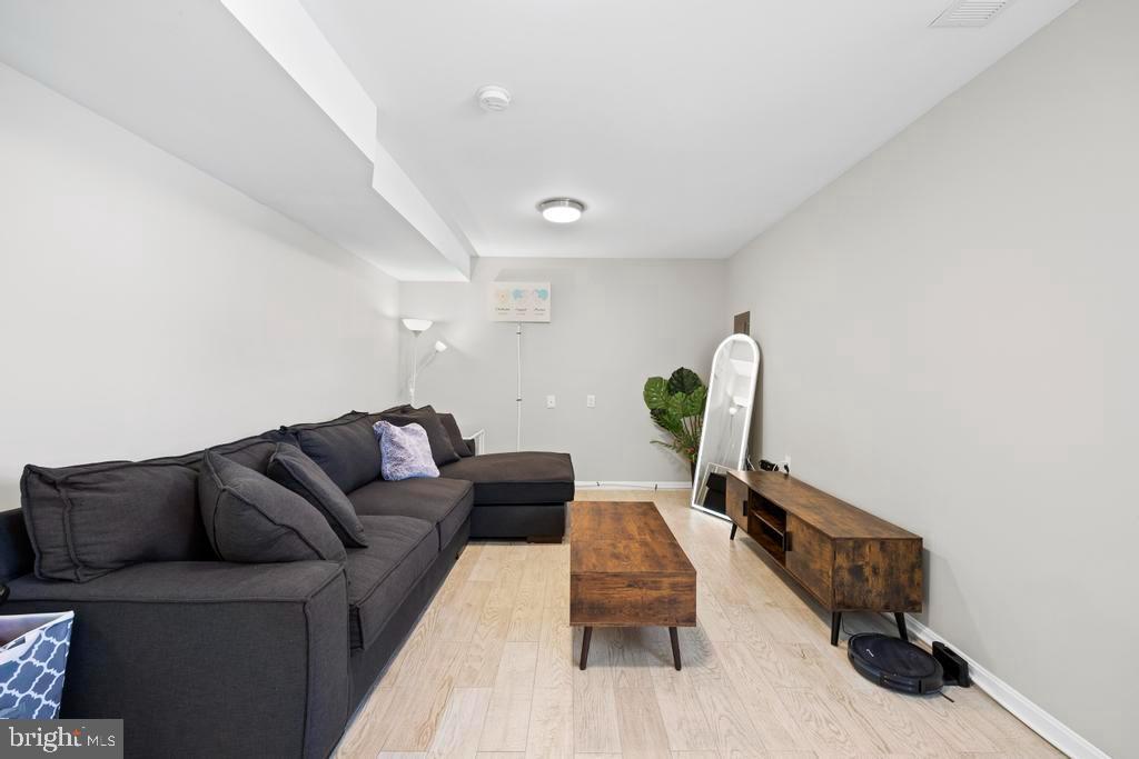 7504 TWINING COURT