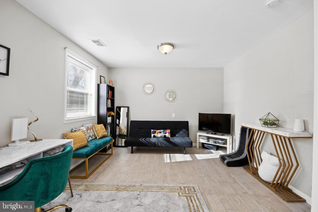 7504 TWINING COURT