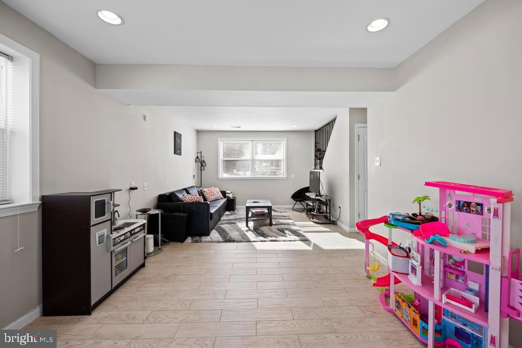 7504 TWINING COURT