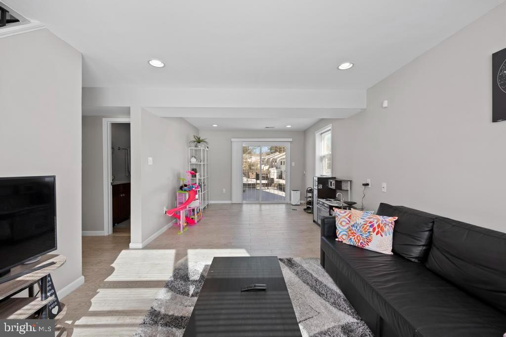 7504 TWINING COURT