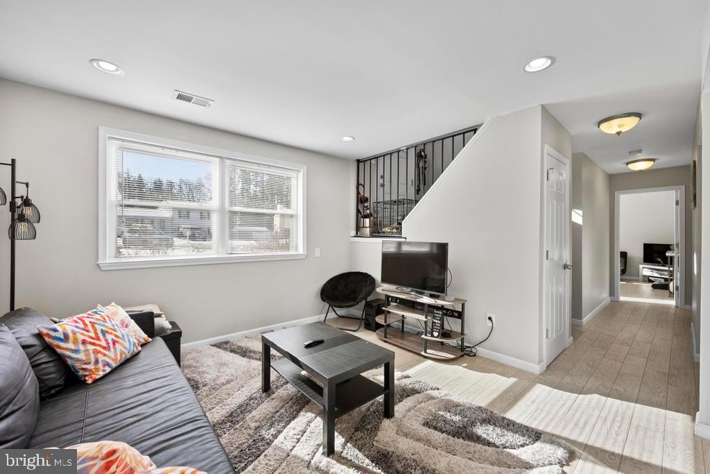 7504 TWINING COURT