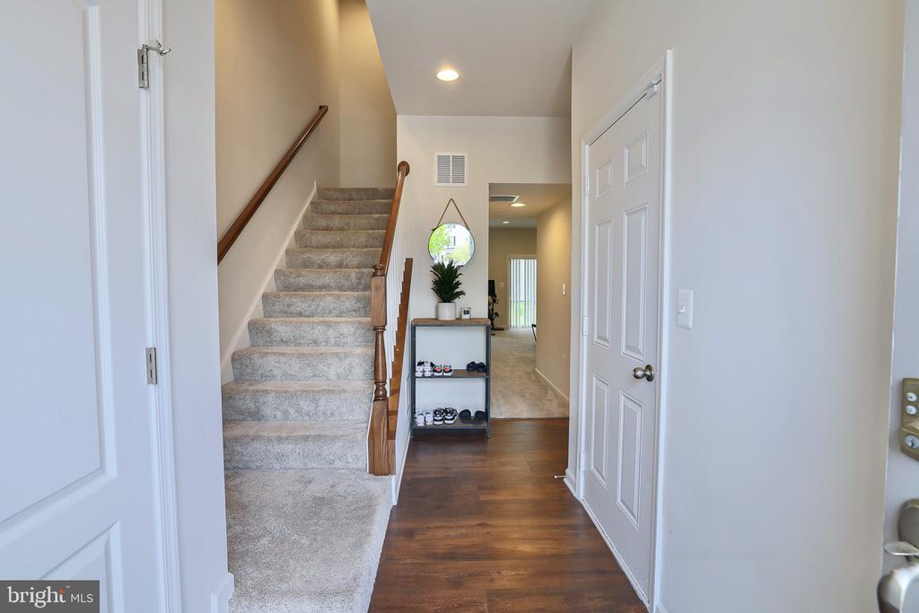 7517 VAN ALLEN LANE