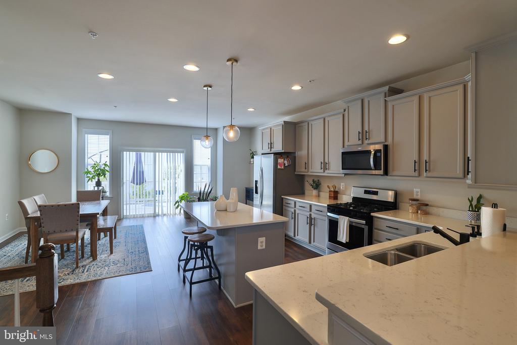 7517 VAN ALLEN LANE