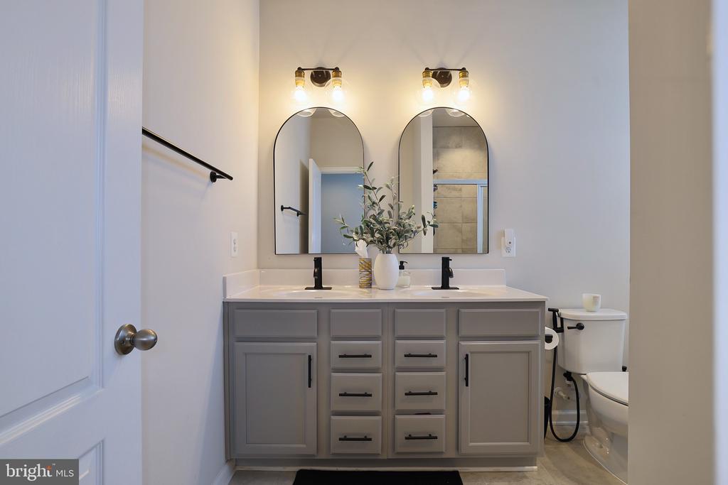 7517 VAN ALLEN LANE