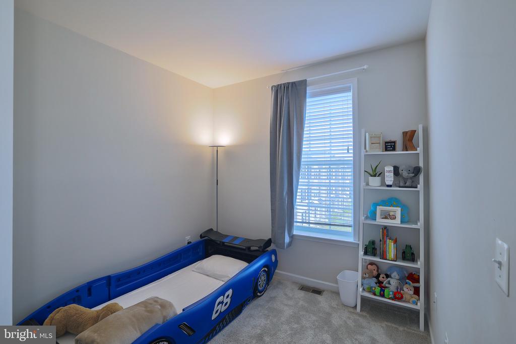 7517 VAN ALLEN LANE