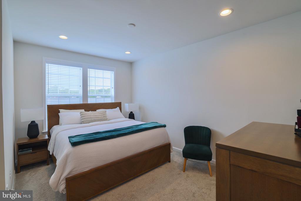 7517 VAN ALLEN LANE