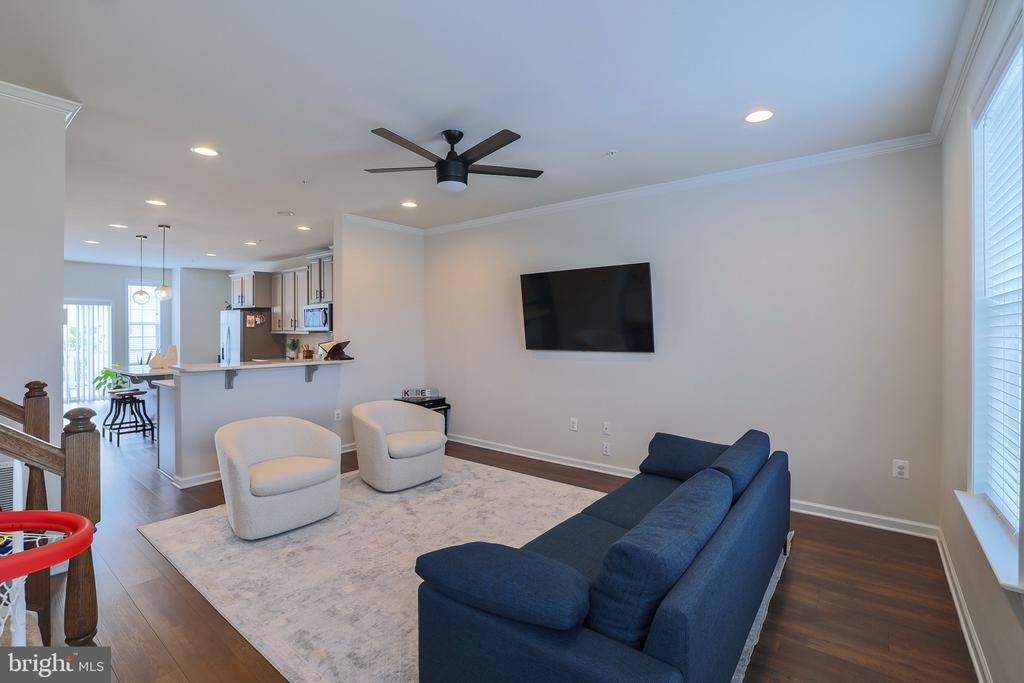 7517 VAN ALLEN LANE