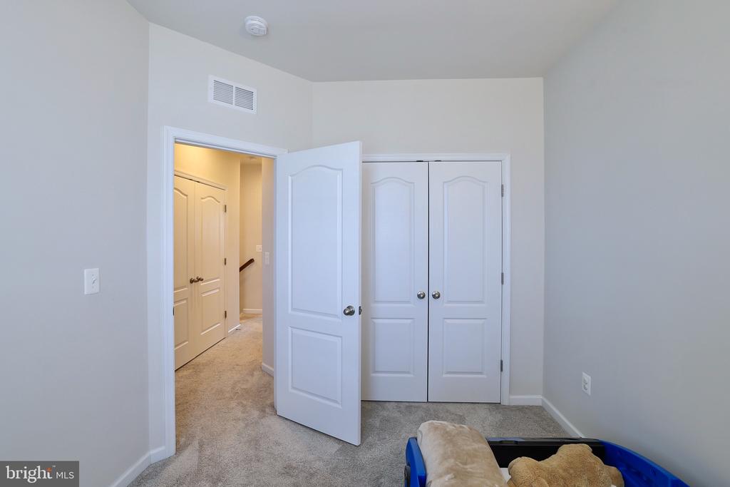 7517 VAN ALLEN LANE
