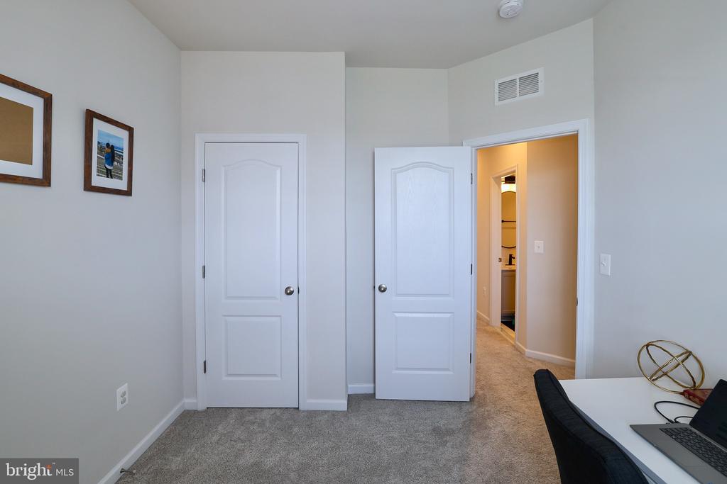 7517 VAN ALLEN LANE