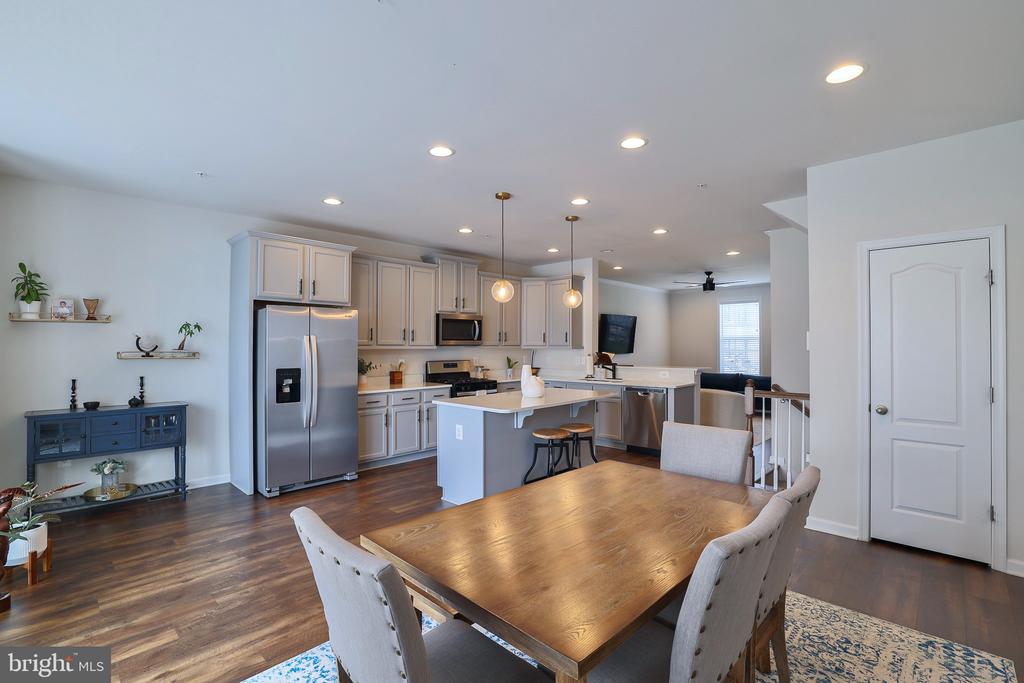 7517 VAN ALLEN LANE