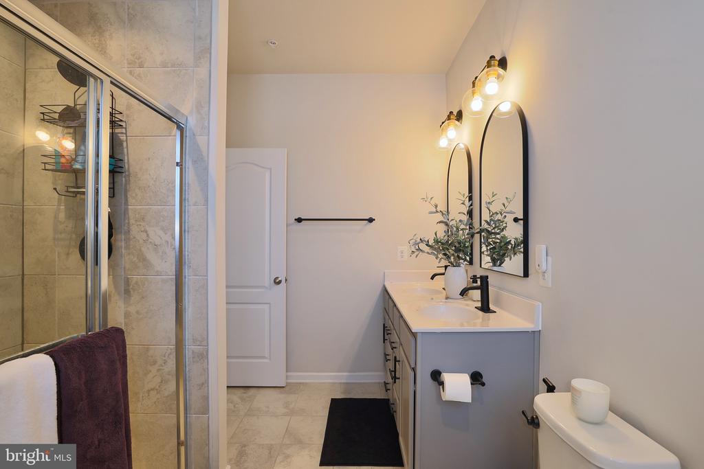 7517 VAN ALLEN LANE