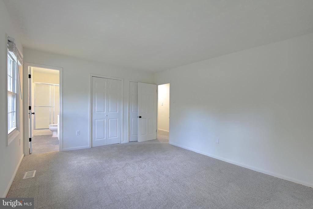 11611 WHITTIER ROAD