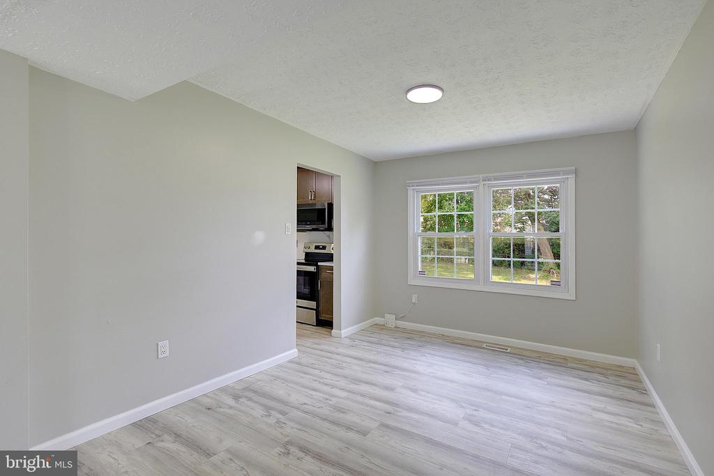 11611 WHITTIER ROAD