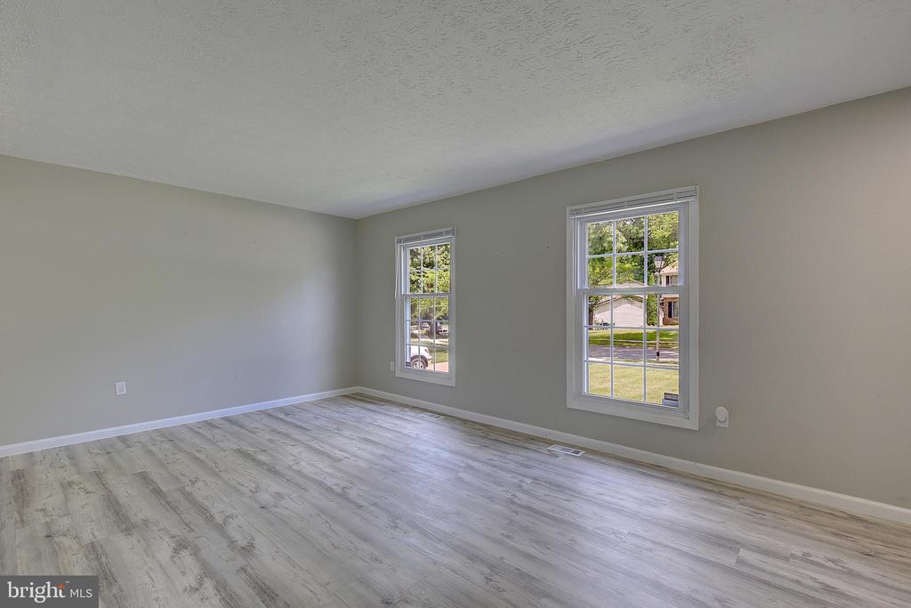 11611 WHITTIER ROAD