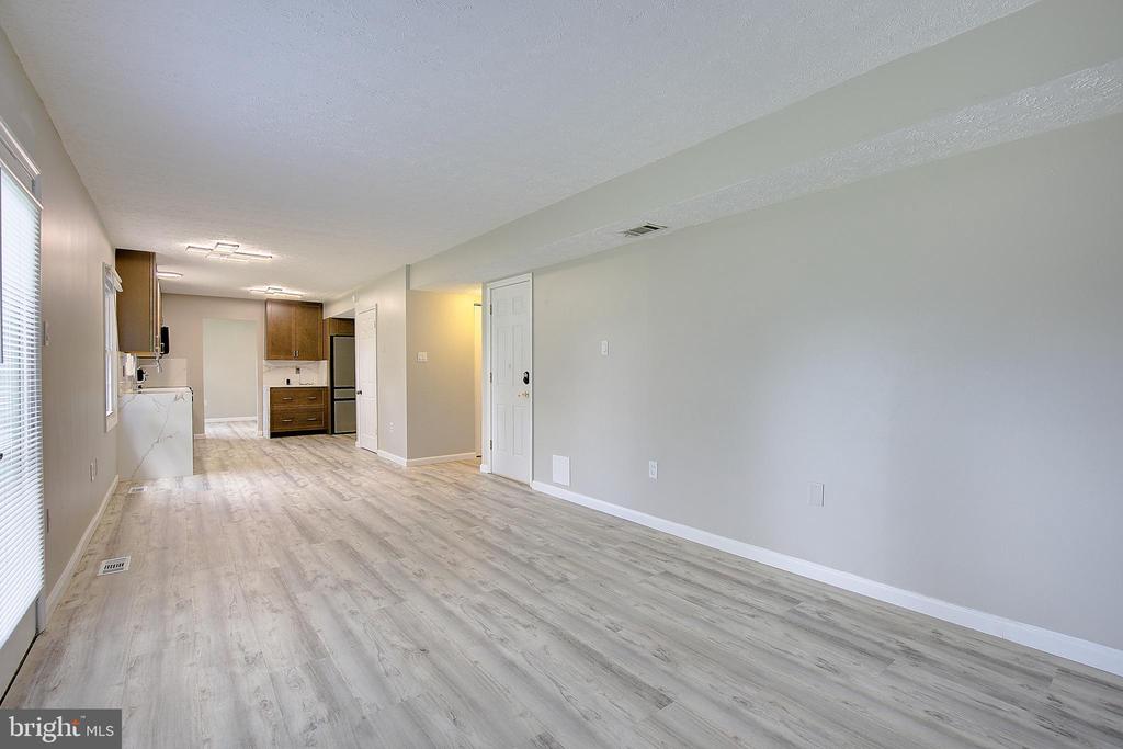 11611 WHITTIER ROAD