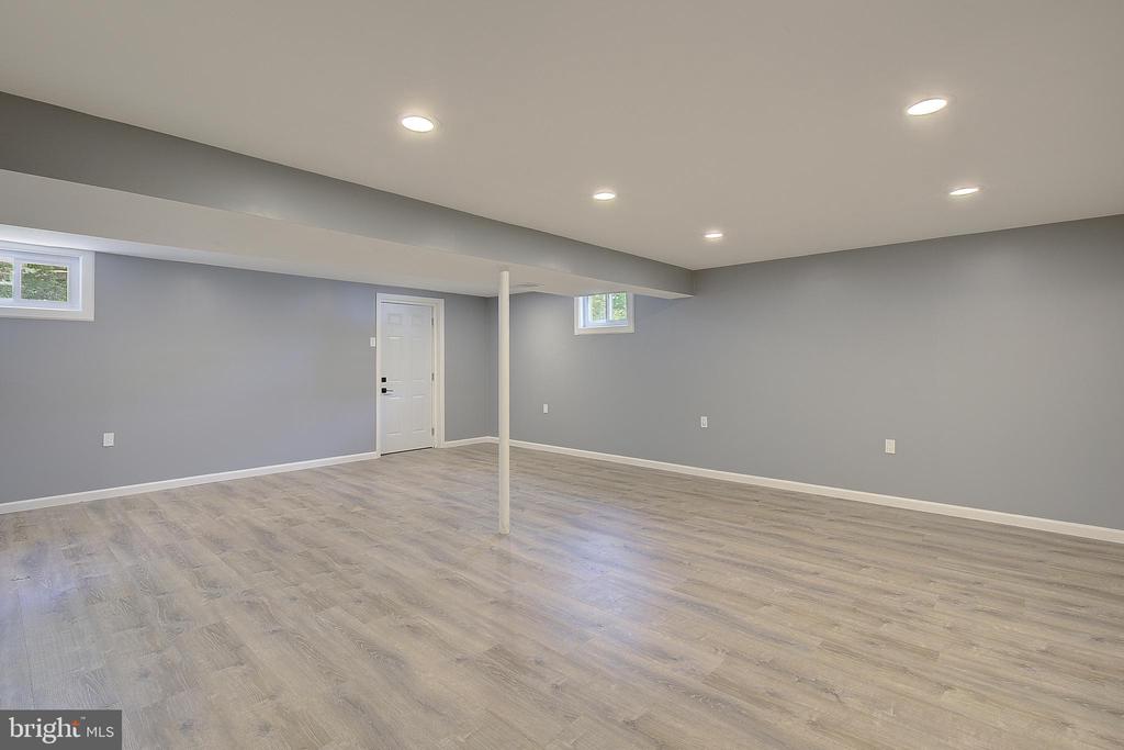 11611 WHITTIER ROAD