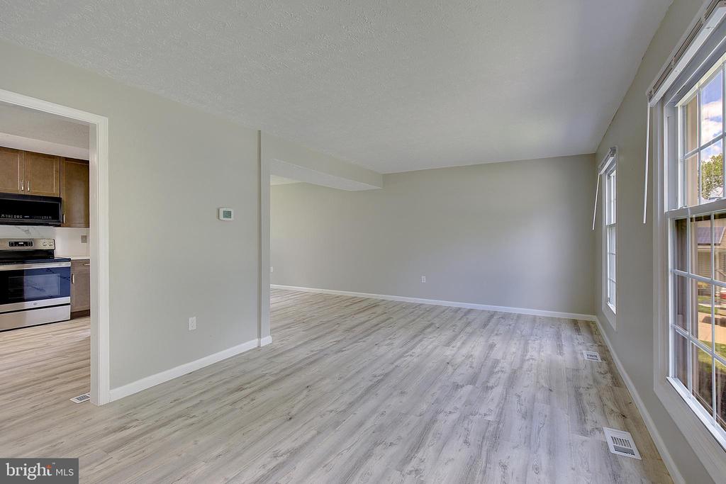 11611 WHITTIER ROAD