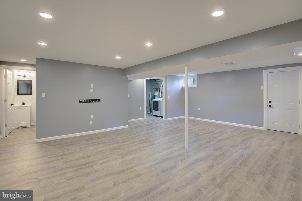 11611 WHITTIER ROAD