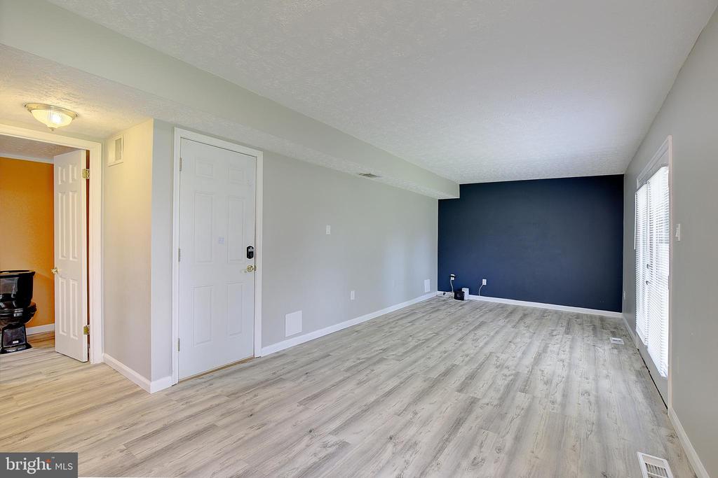 11611 WHITTIER ROAD