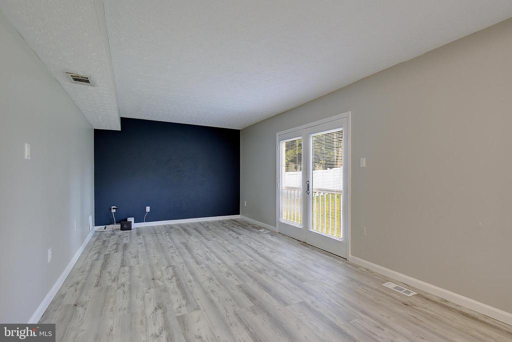 11611 WHITTIER ROAD