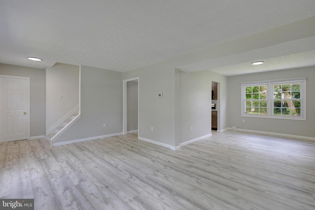 11611 WHITTIER ROAD