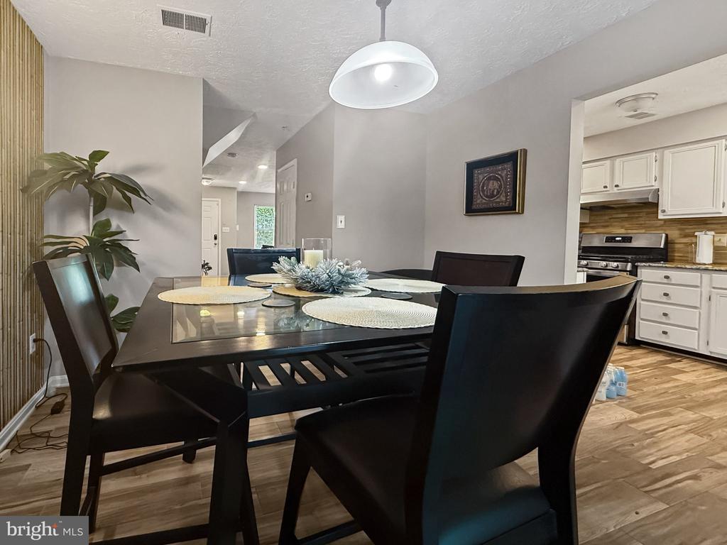 7246 MAHOGANY DRIVE Unit: 4
