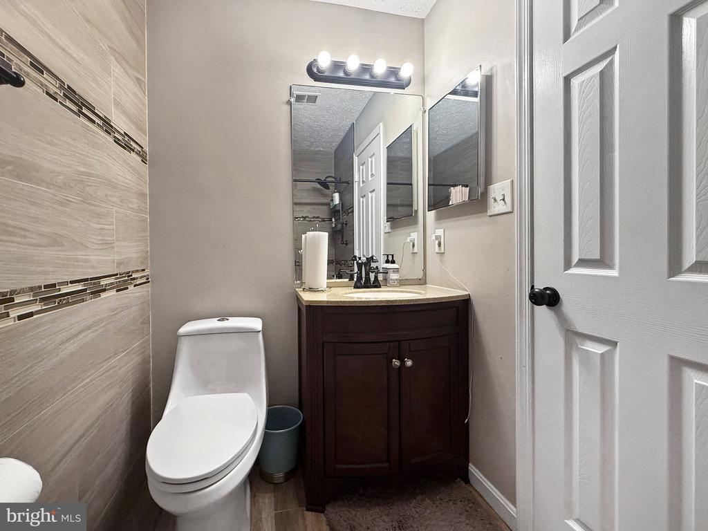 7246 MAHOGANY DRIVE Unit: 4