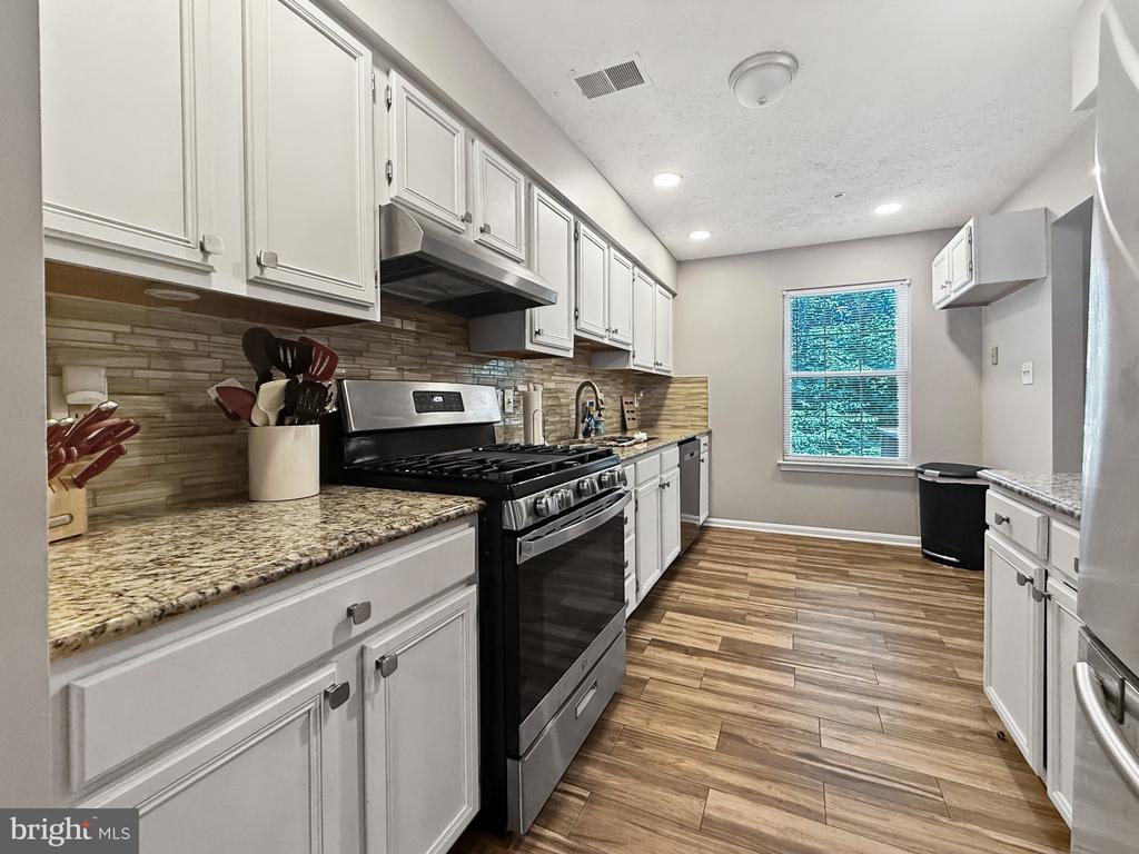 7246 MAHOGANY DRIVE Unit: 4