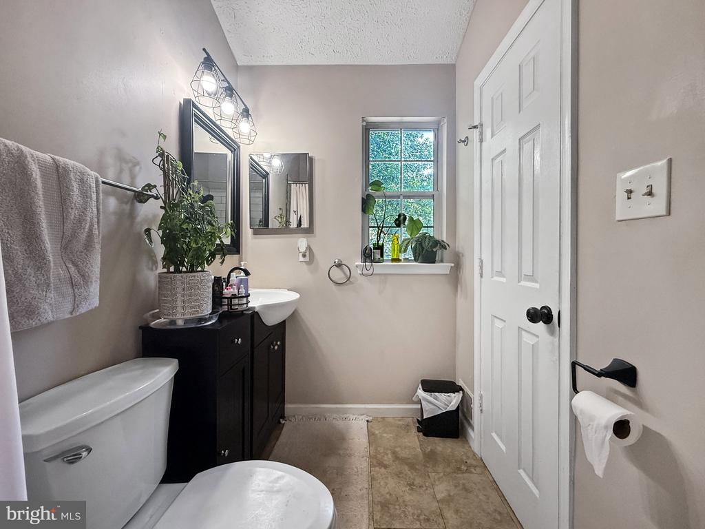 7246 MAHOGANY DRIVE Unit: 4