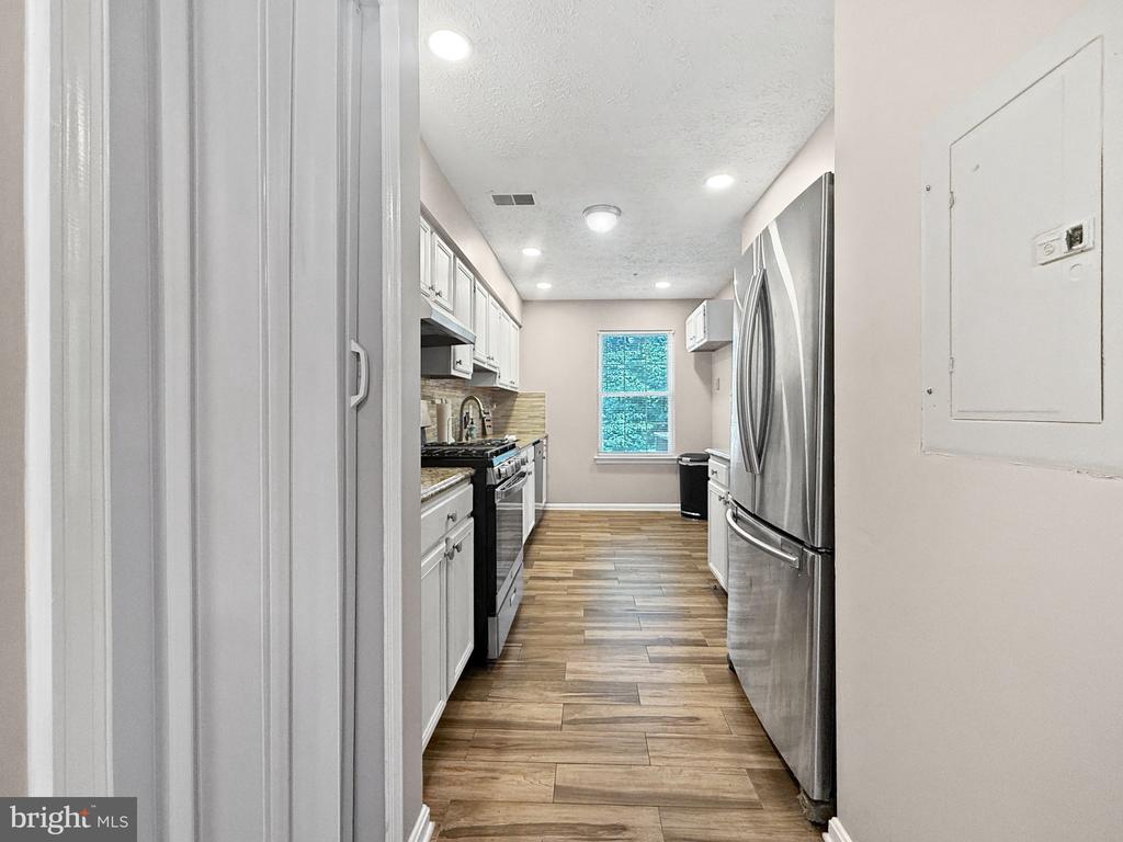 7246 MAHOGANY DRIVE Unit: 4