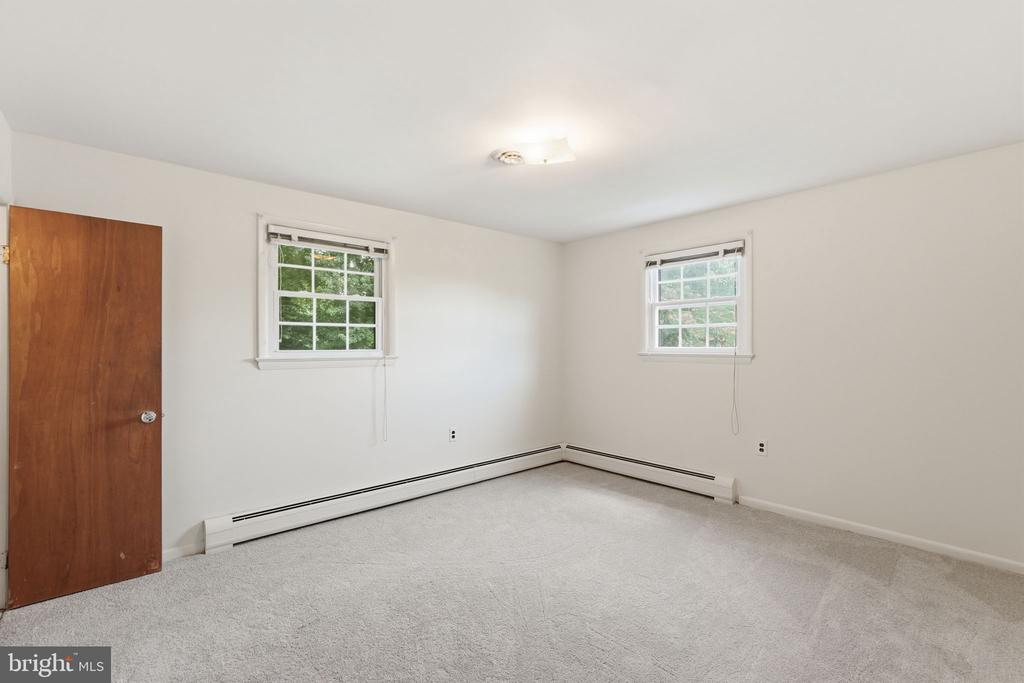2008 VALLEY VIEW DRIVE