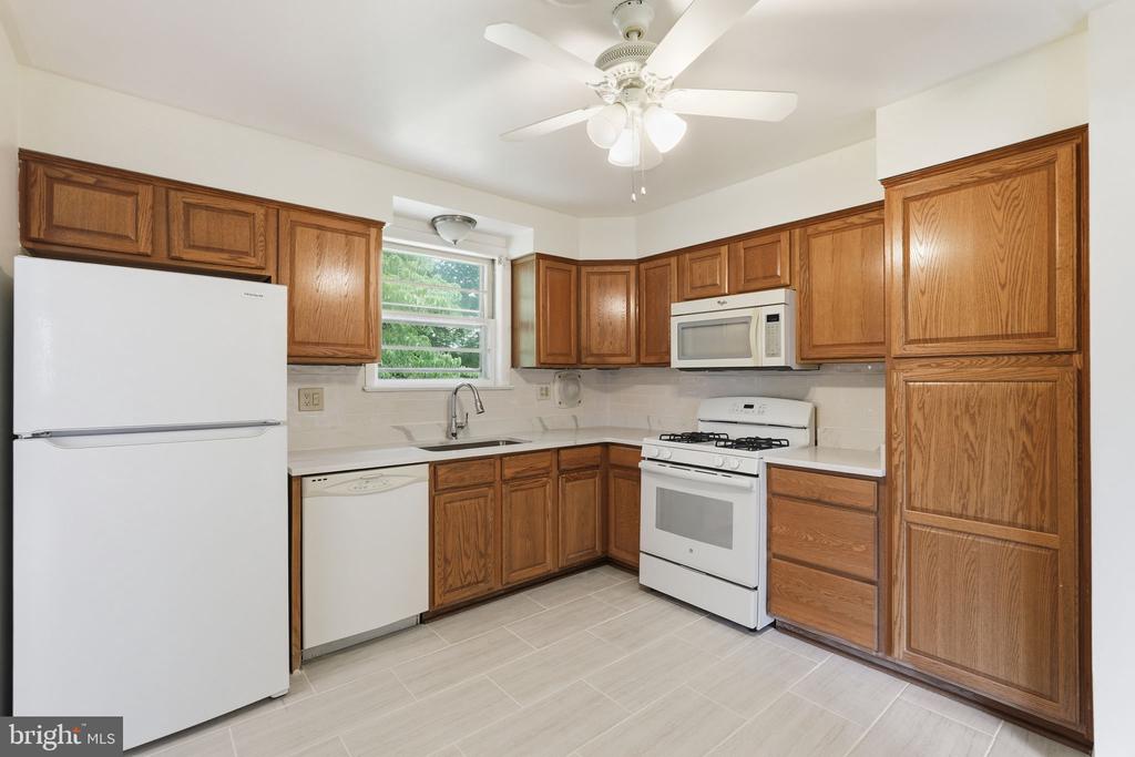 2008 VALLEY VIEW DRIVE
