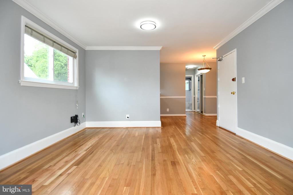 4710 QUEENSBURY ROAD Unit: 2