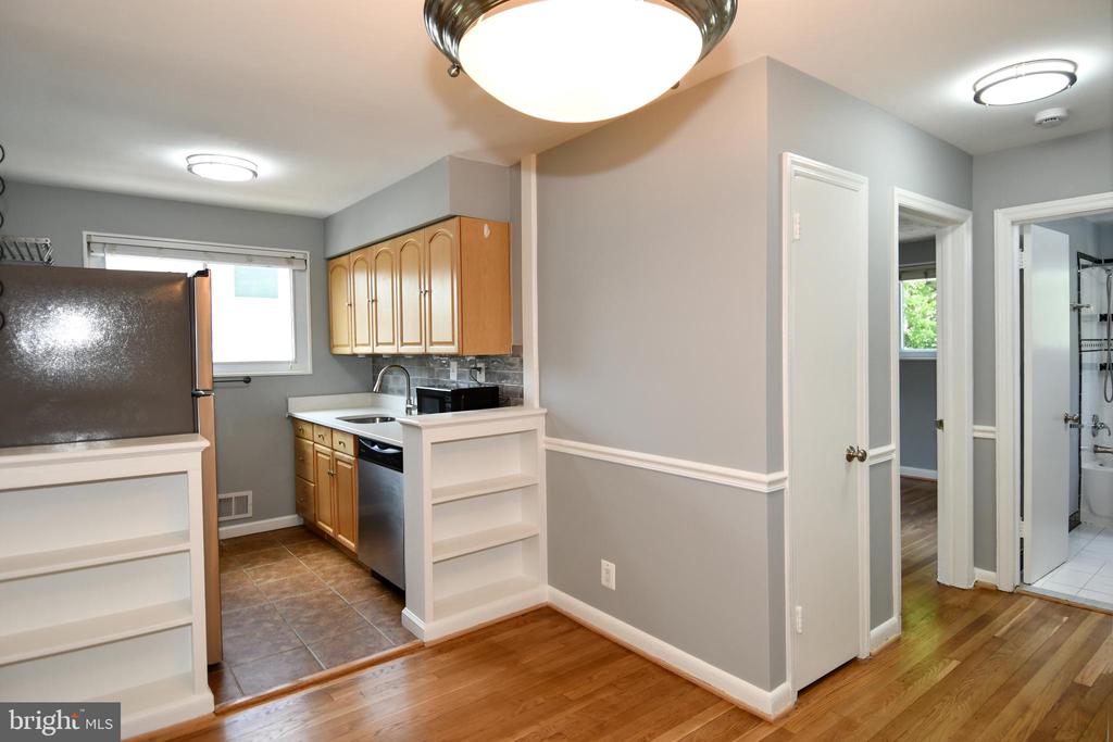 4710 QUEENSBURY ROAD Unit: 2