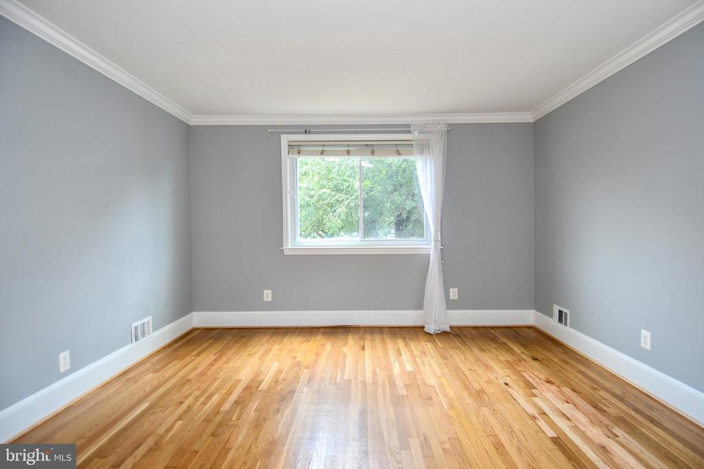 4710 QUEENSBURY ROAD Unit: 2