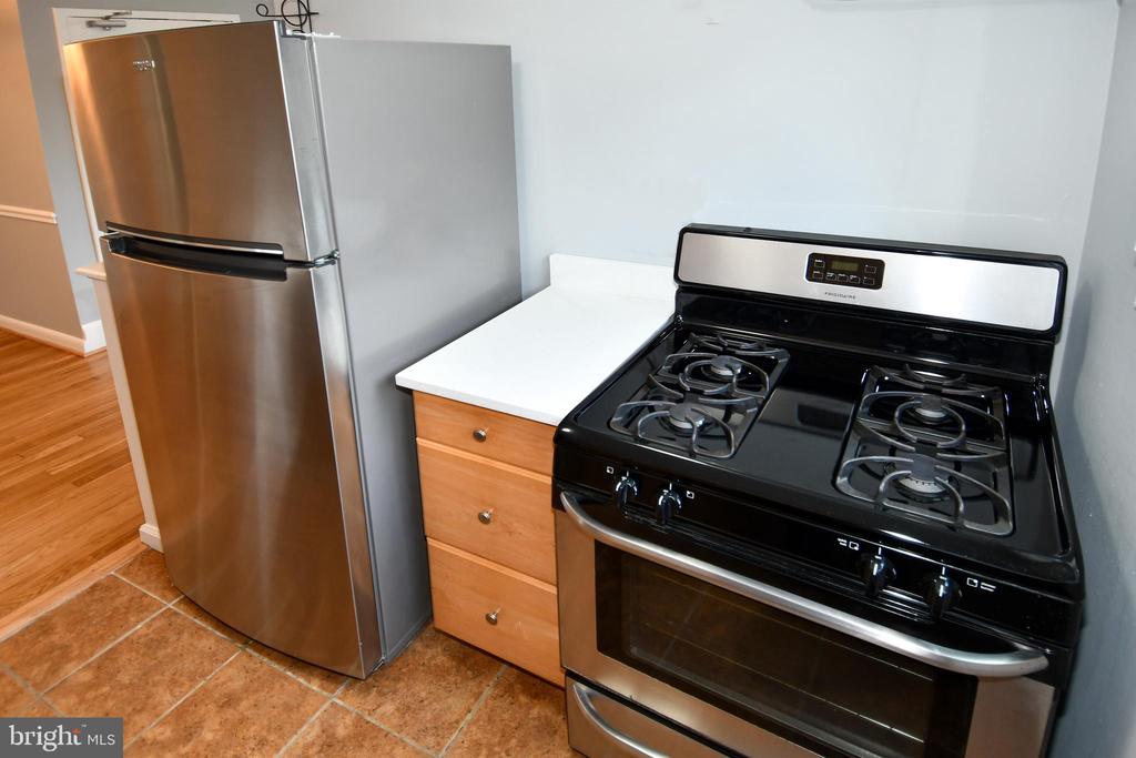 4710 QUEENSBURY ROAD Unit: 2