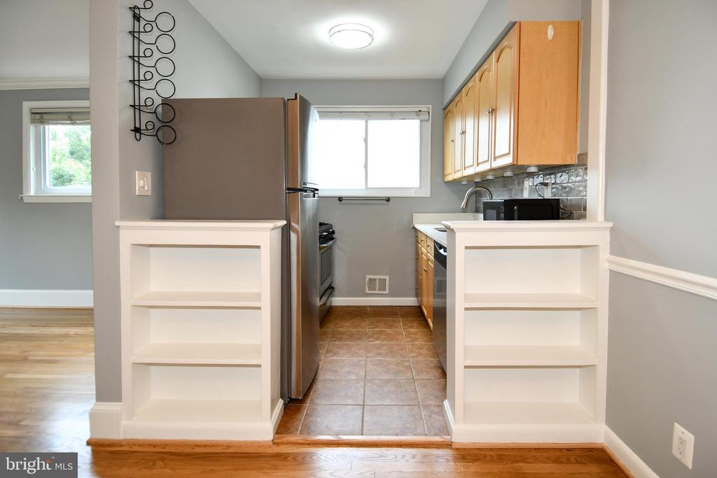 4710 QUEENSBURY ROAD Unit: 2