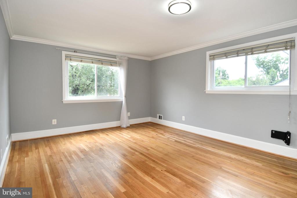 4710 QUEENSBURY ROAD Unit: 2