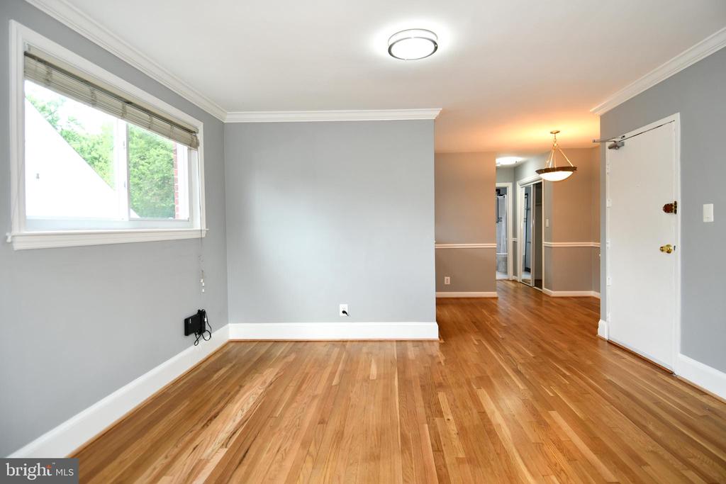 4710 QUEENSBURY ROAD Unit: 2