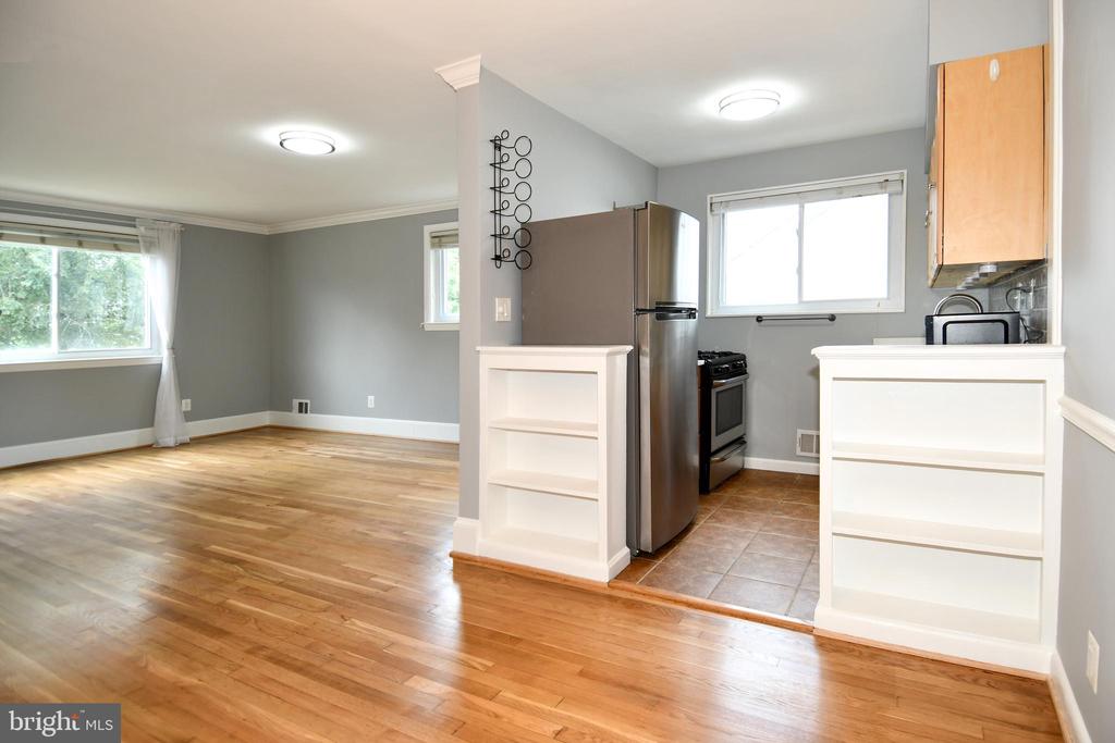 4710 QUEENSBURY ROAD Unit: 2