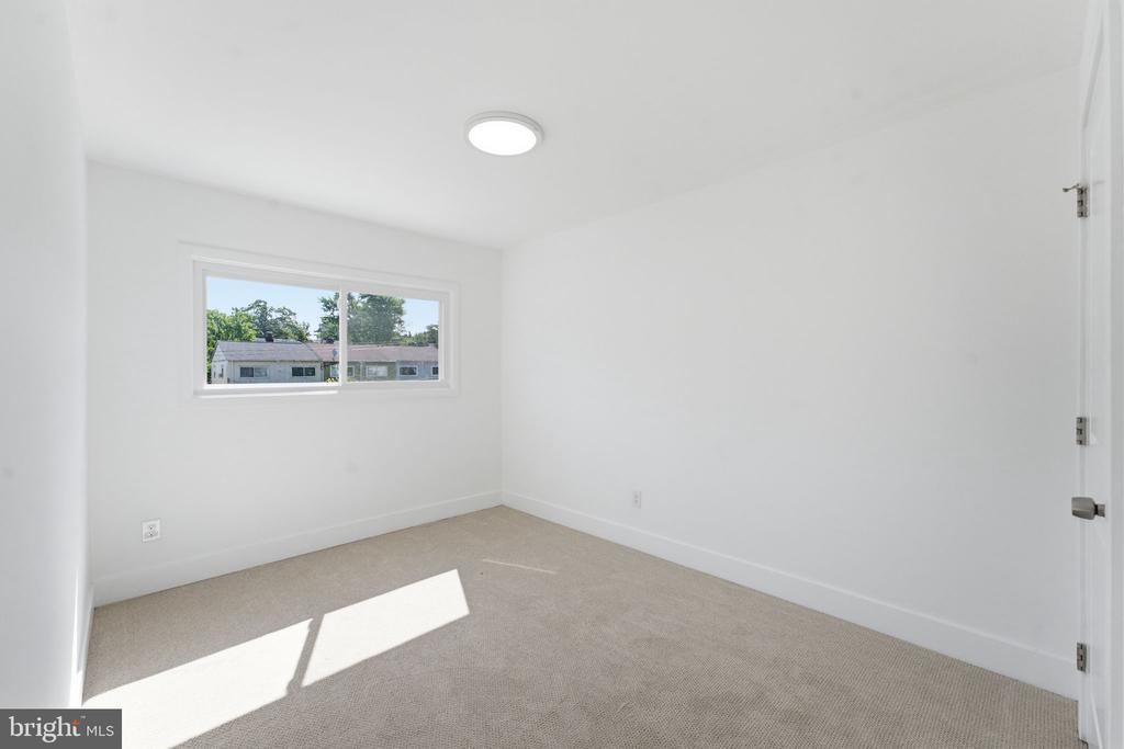2112 COLUMBIA PLACE