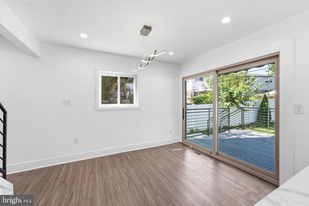 2112 COLUMBIA PLACE