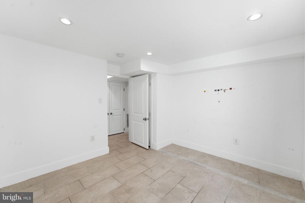 2112 COLUMBIA PLACE