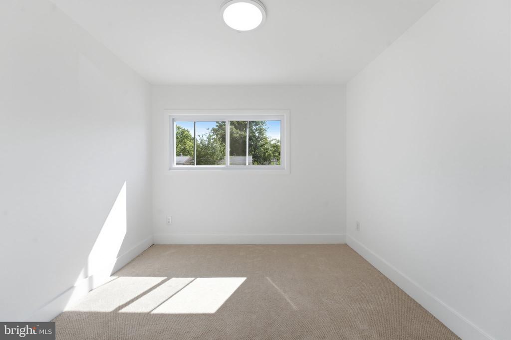 2112 COLUMBIA PLACE