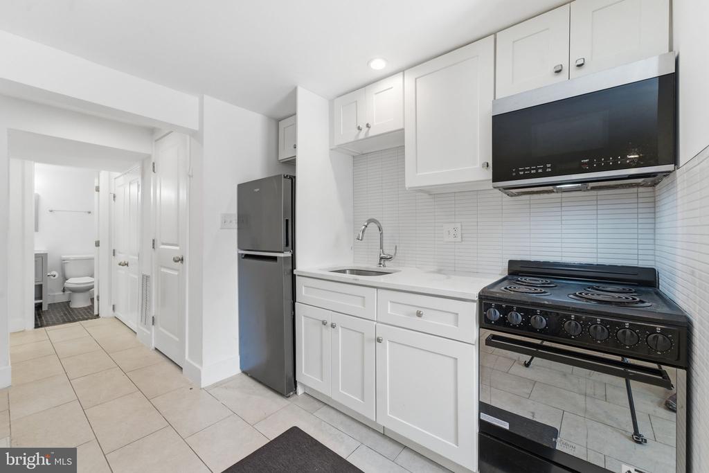 2112 COLUMBIA PLACE