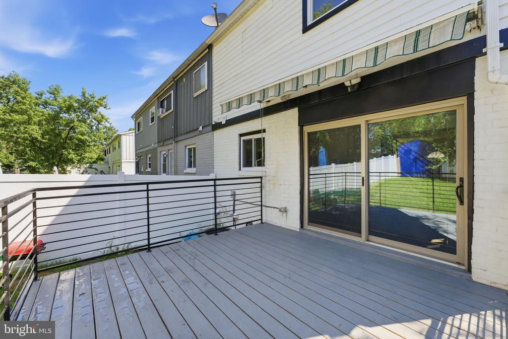 2112 COLUMBIA PLACE